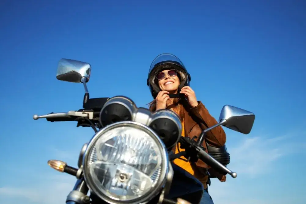Zdjęcie Jaki kask na motorower? Wybierz najbezpieczniejszy i komfortowy model