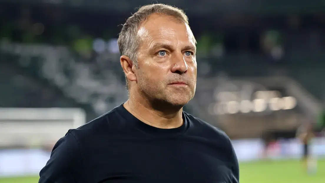 Zdjęcie Qui&eacute;n va a ser el nuevo entrenador del Bar&ccedil;a: Hansi Flick confirmado