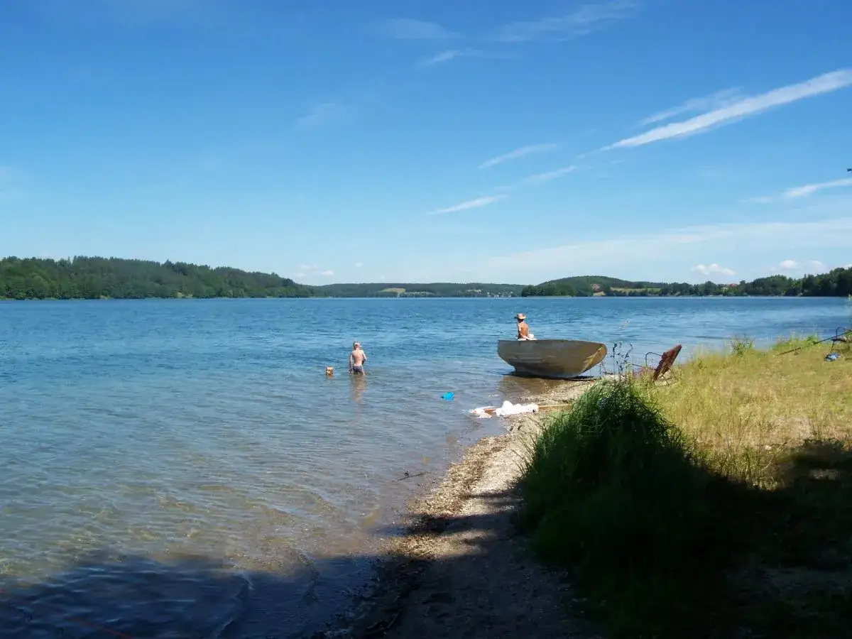 Zdjęcie Jezioro Raduńskie – atrakcje, noclegi i najlepsze aktywności nad wodą