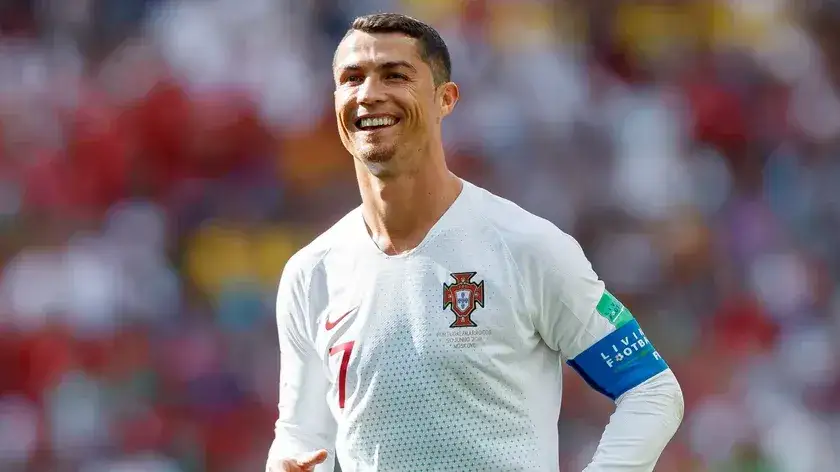 Zdjęcie Zarobki Ronaldo na godzinę – jak oblicza się te niewiarygodne kwoty?