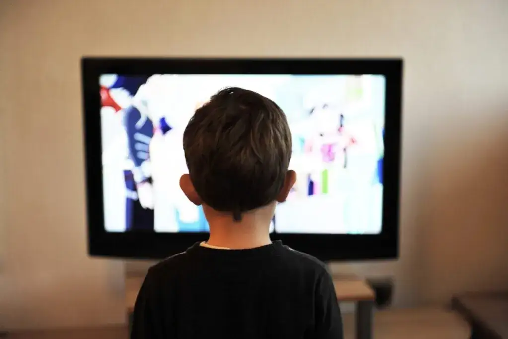 Zdjęcie Telewizja a rozwój dziecka: Mroczne i jasne strony ekranu, które musisz znać