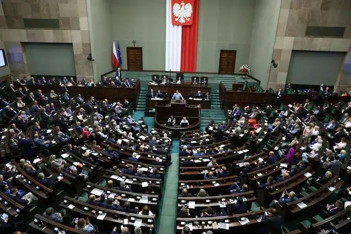 Zdjęcie Kiedy 1 posiedzenie sejmu? Poznaj datę i kluczowe szczegóły