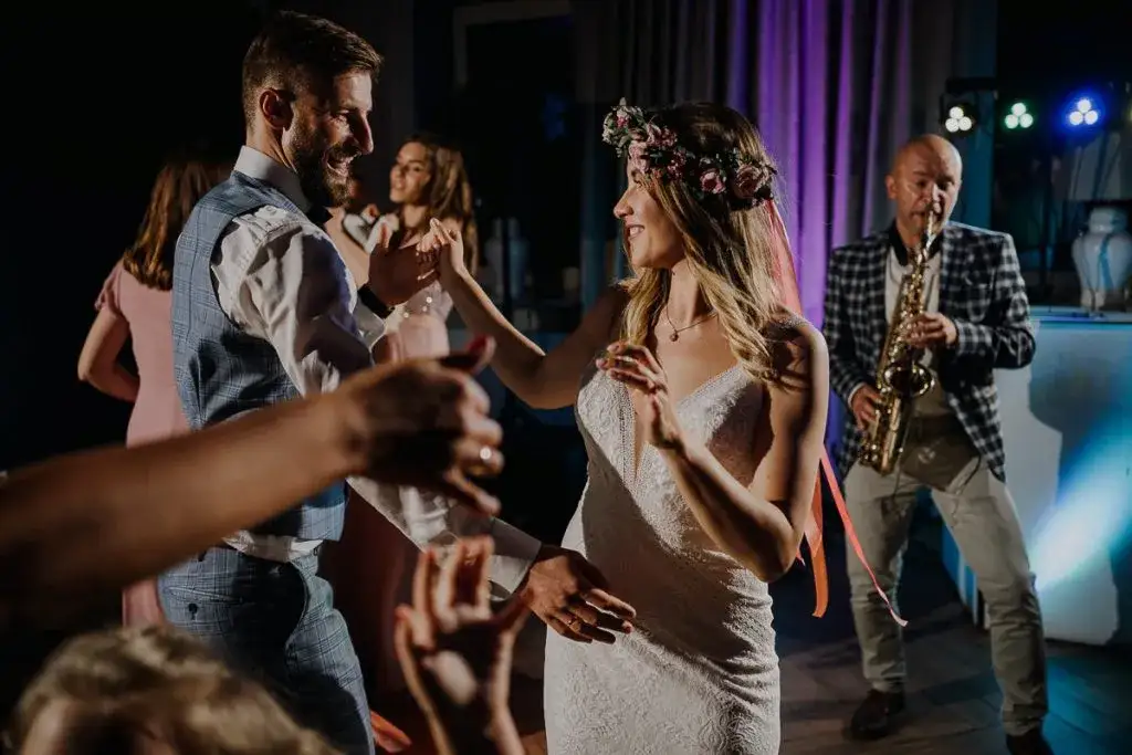 Zdjęcie Ile bierze fotograf za wesele? Ceny, które mogą Cię zaskoczyć