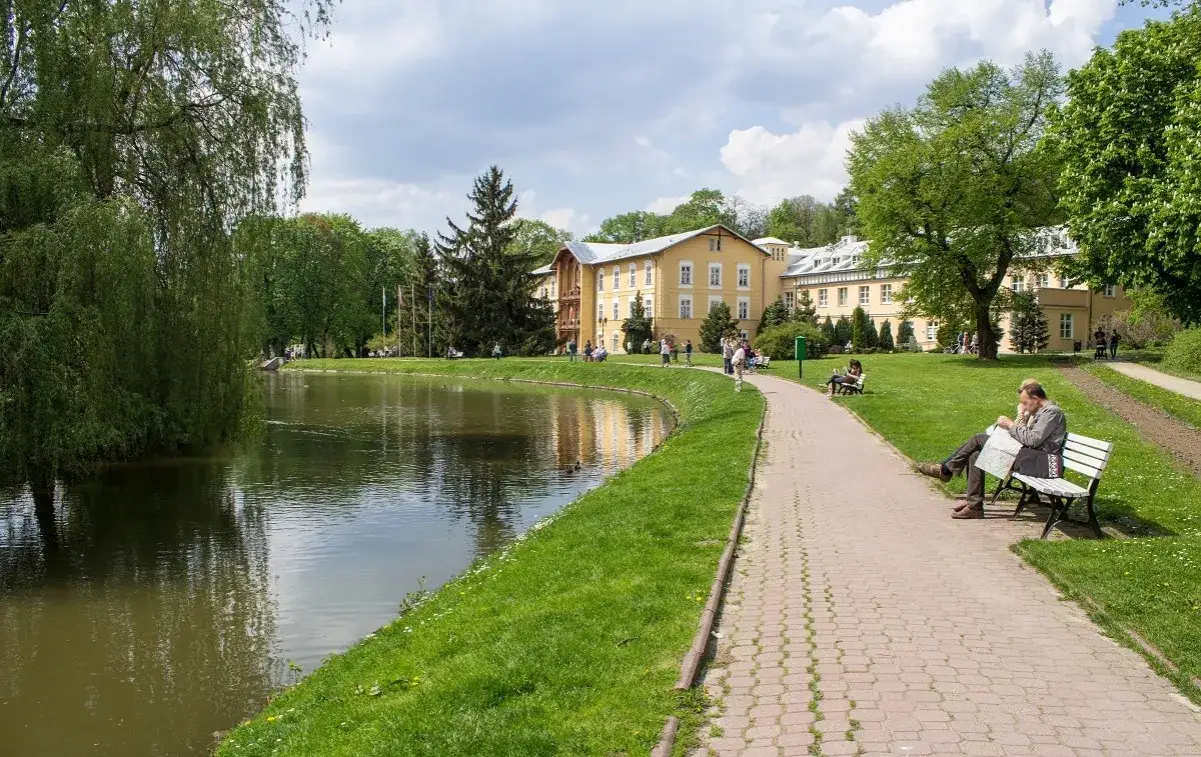 Zdjęcie Ile trwa turnus w sanatorium z NFZ? Poznaj ważne szczegóły