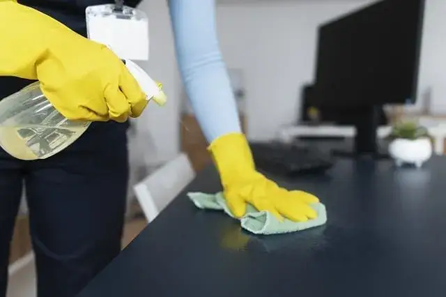 Zdjęcie Jak usunąć spaleniznę z blatu - skuteczne metody i porady na przyszłość