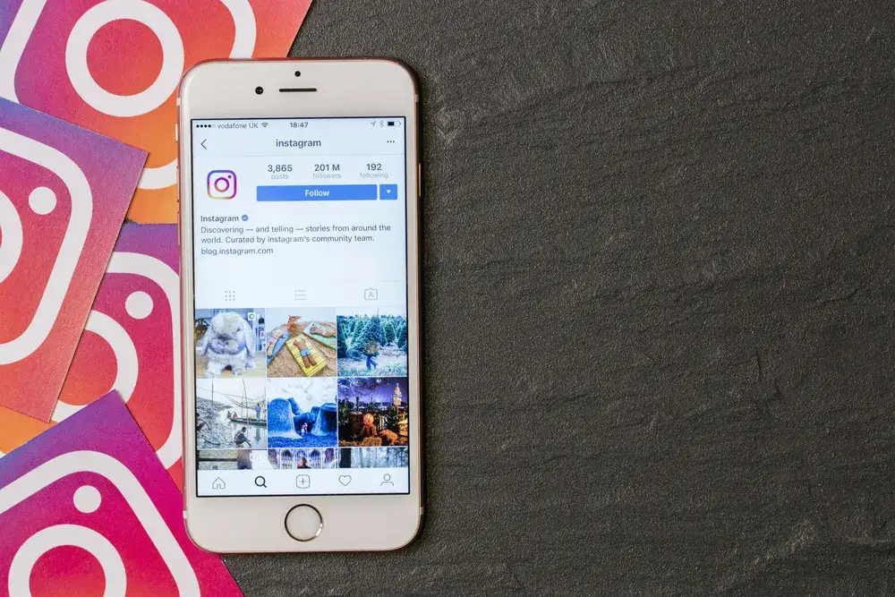 Zdjęcie Aplikacja instagram kto odwiedza twój profil – prawda o analizie odwiedzin