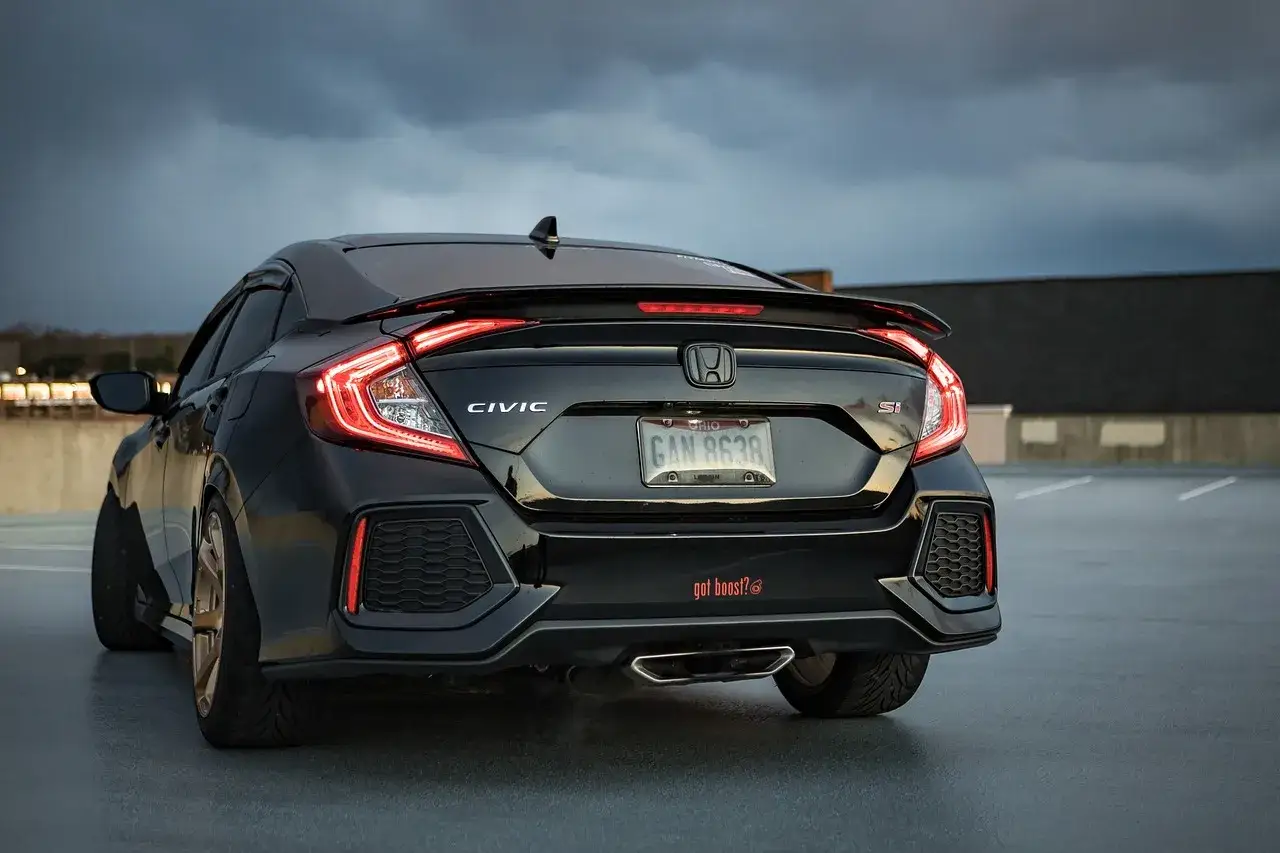 Zdjęcie Gdzie się znajduje filtr paliwa w Honda Civic VIII – uniknij problemów z autem