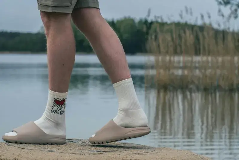 Zdjęcie Jak dobrać skarpetki, aby uniknąć modowych faux pas i wyglądać świetnie