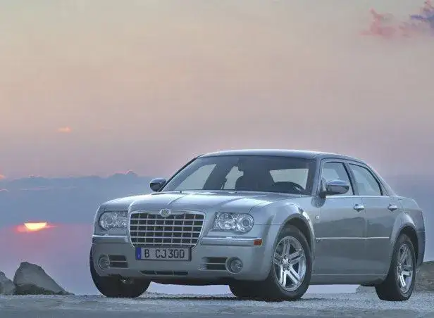 Zdjęcie Opinie Chrysler 300C: jaki silnik wybrać, by uniknąć problemów?