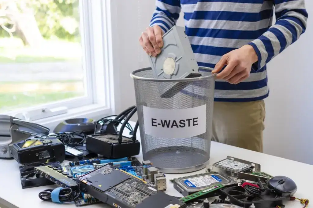 Zdjęcie Czy kable to elektrośmieci? Poznaj zagrożenia i zasady utylizacji
