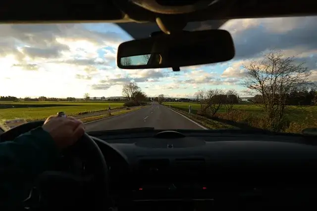 Zdjęcie Gdzie jest sterownik centralnego zamka w Renault Scenic - sprawdź lokalizację