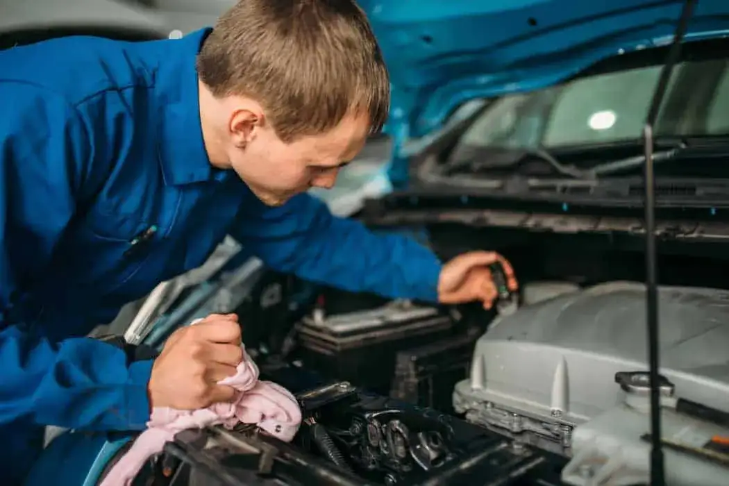 Zdjęcie Bremsfl&uuml;ssigkeit wechseln: So vermeiden Sie teure Reparaturen und Risiken