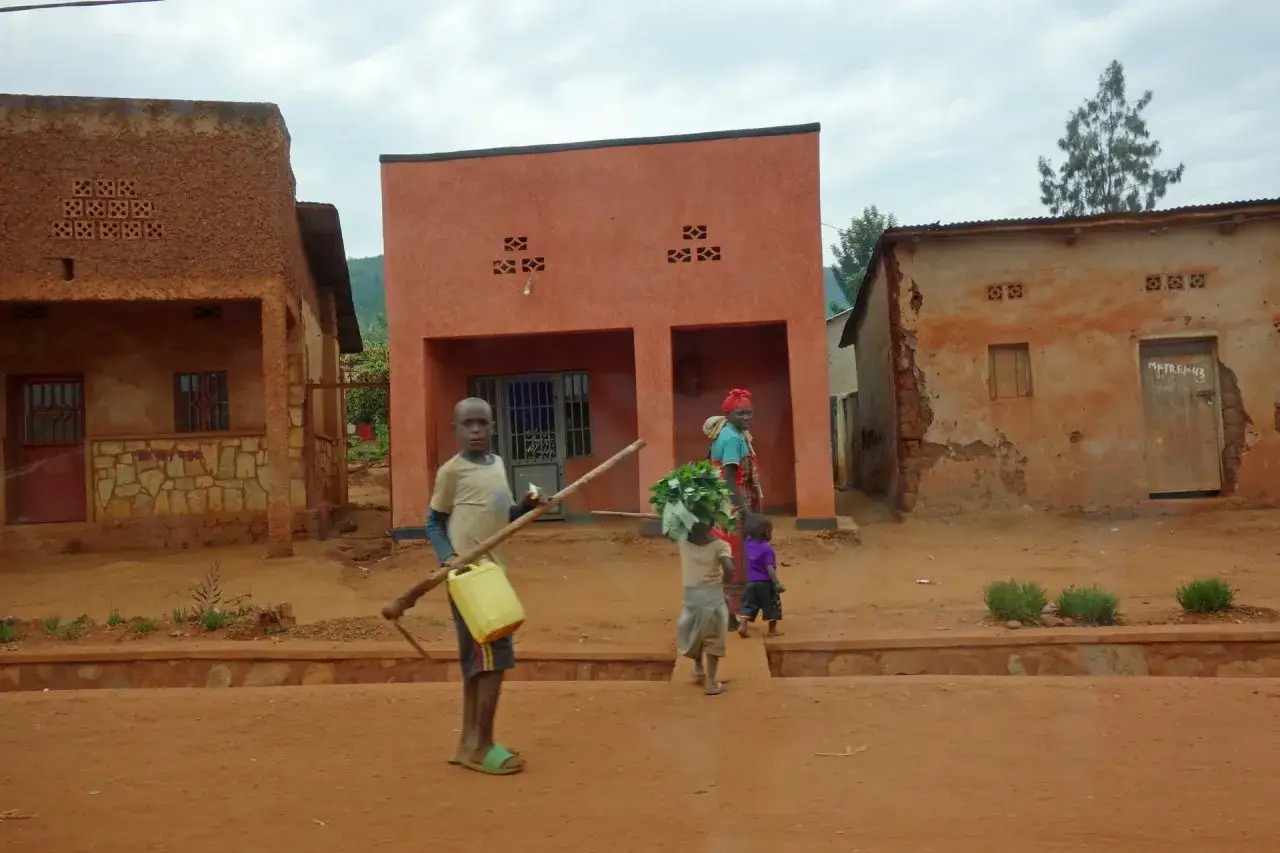 Zdjęcie Czy w Rwandzie jest bezpiecznie? Odkryj niebezpieczeństwa i wskazówki