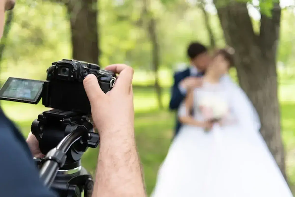 Zdjęcie Ile kosztuje fotograf i kamerzysta na wesele? Ceny, które zaskoczą