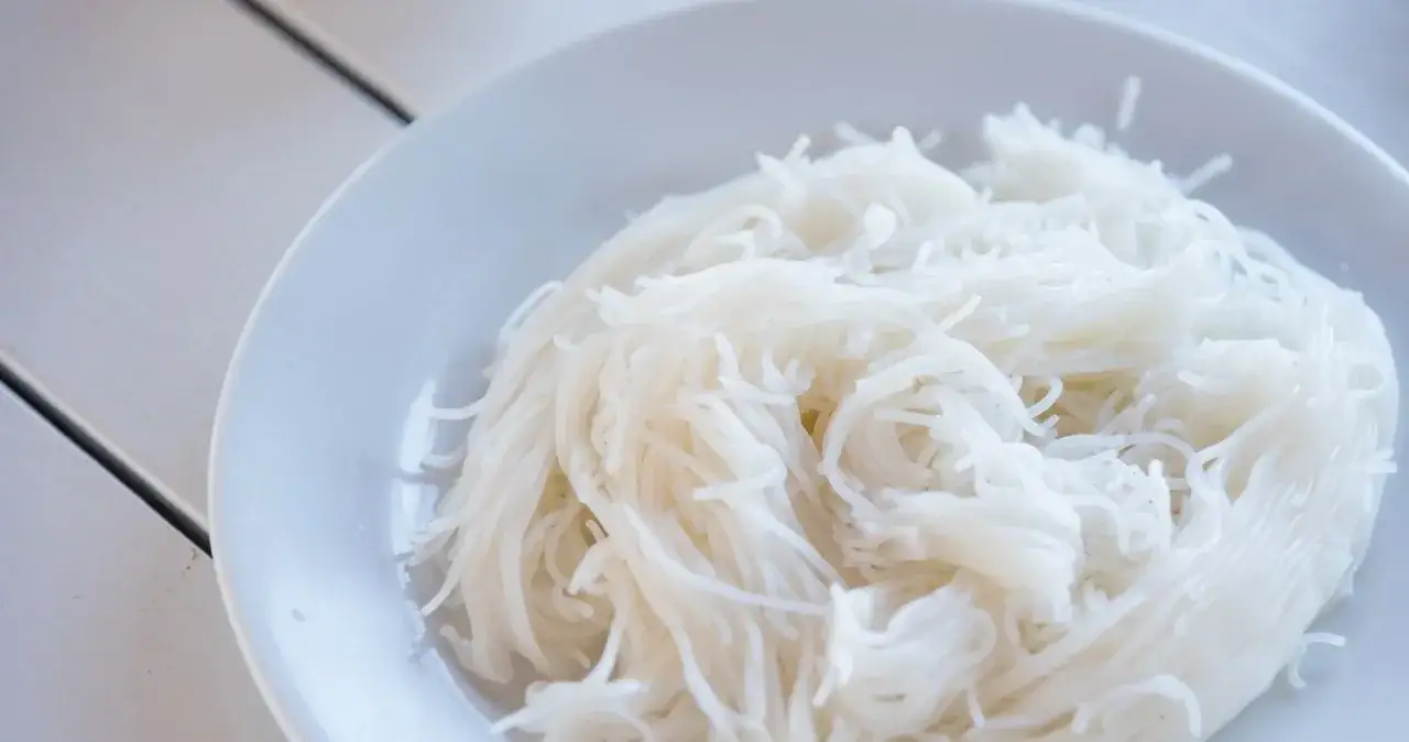 Zdjęcie Czy makaron ryżowy ma gluten? Sprawdź, co musisz wiedzieć!