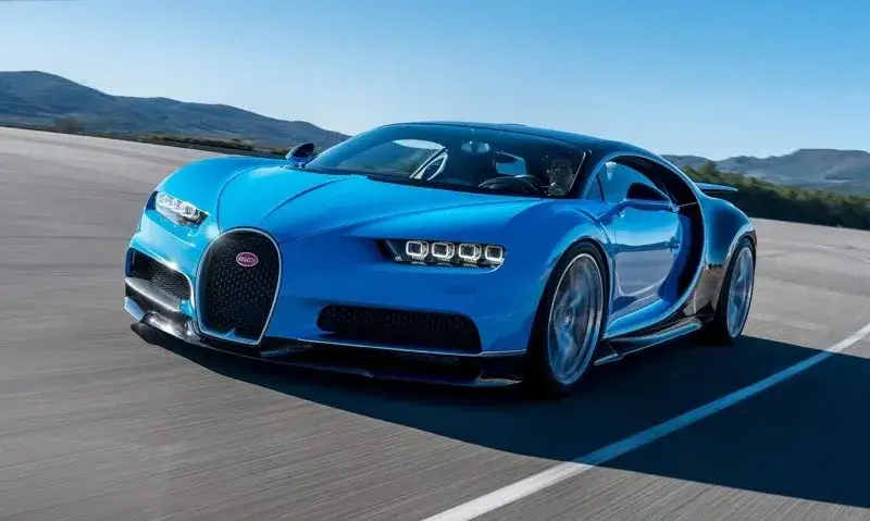 Zdjęcie Ile jedzie Bugatti Chiron? Zaskakujące prędkości różnych modeli