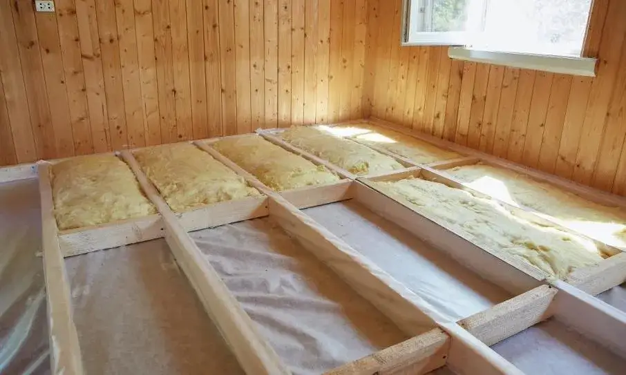 Zdjęcie Jak skutecznie ocieplić podłogę na strychu: najlepsze materiały i metody