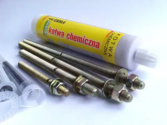 Zdjęcie Jak skutecznie wykorzystać kotwę chemiczną do styropianu w montażu