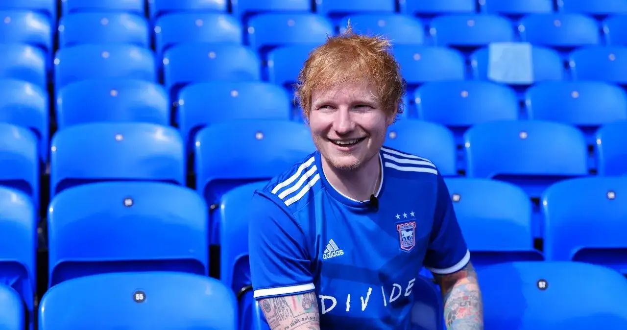 Zdjęcie Ed Sheeran skąd pochodzi? Odkryj jego niezwykłe korzenie i wpływy