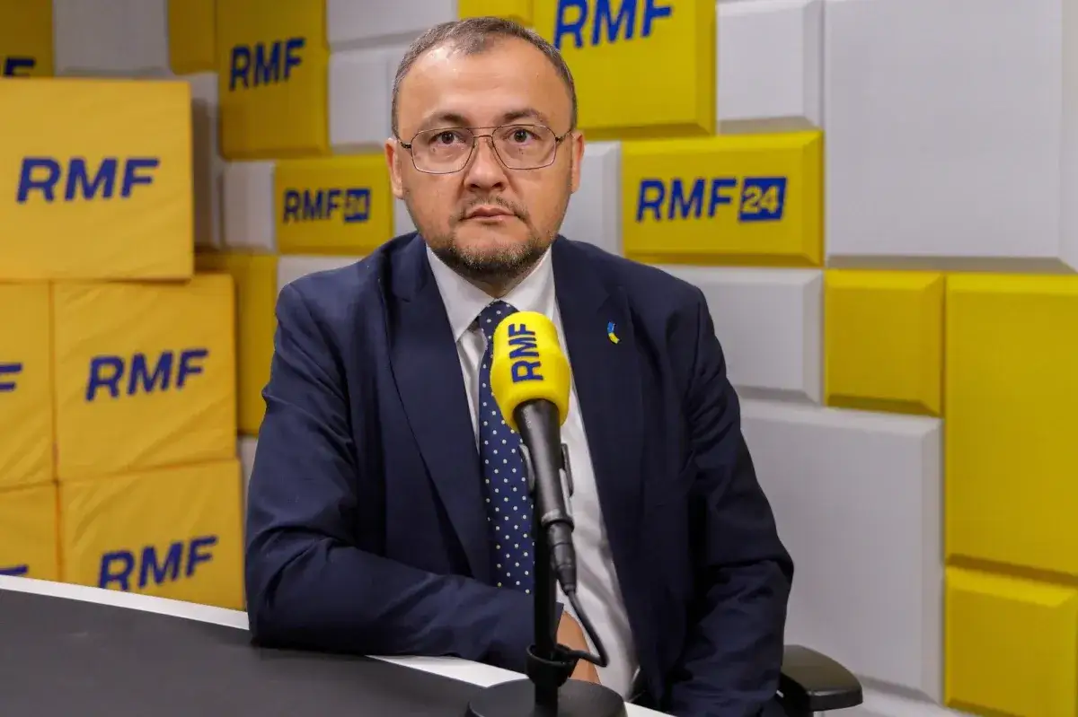 Zdjęcie Jaki jest numer do RMF FM? Sprawdź, jak łatwo się skontaktować