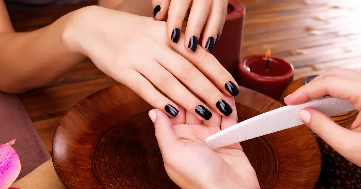 Zdjęcie Akcesoria do stylizacji paznokci, które zmienią Twój manicure na lepsze