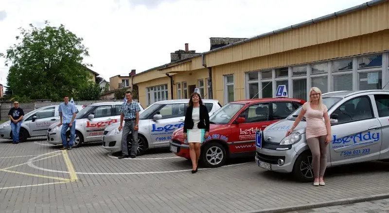 Zdjęcie Czy zrobić kurs w szkole jazdy w Ciechanowcu? Opinie kursantów