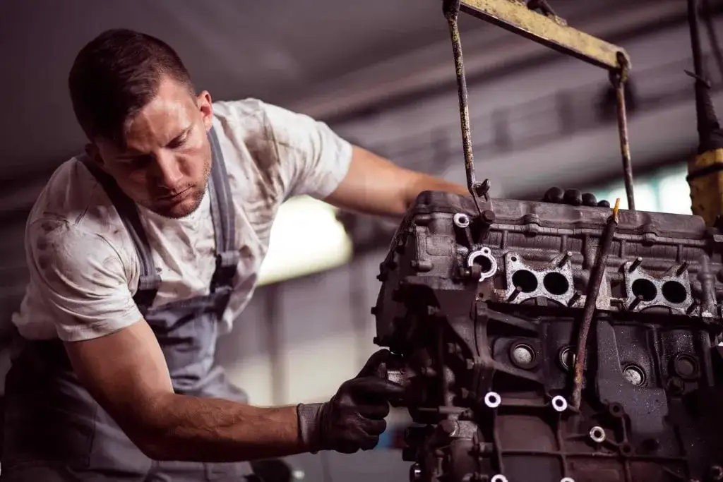 Zdjęcie Motoren Instandsetzung: Kosten und Tipps für eine erfolgreiche Reparatur