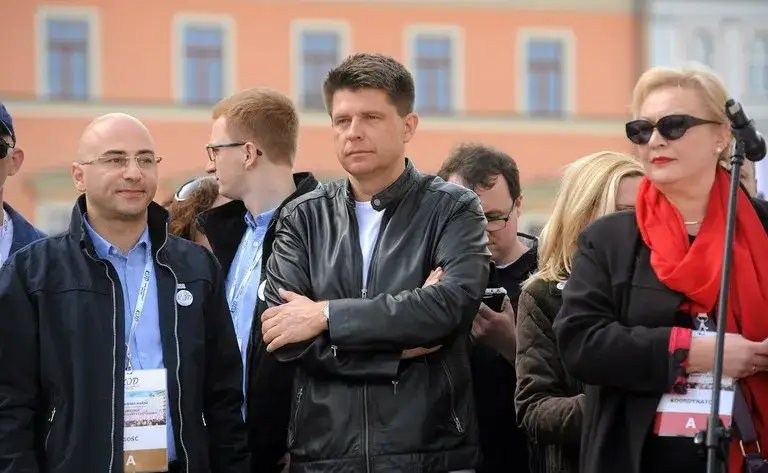 Zdjęcie Kto finansuje Petru? Odkryj tajemnice wsparcia dla Nowoczesnej