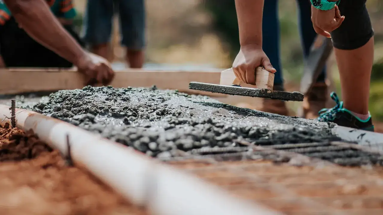 Zdjęcie Ile to kubik betonu? Oblicz, ile betonu potrzebujesz na projekt
