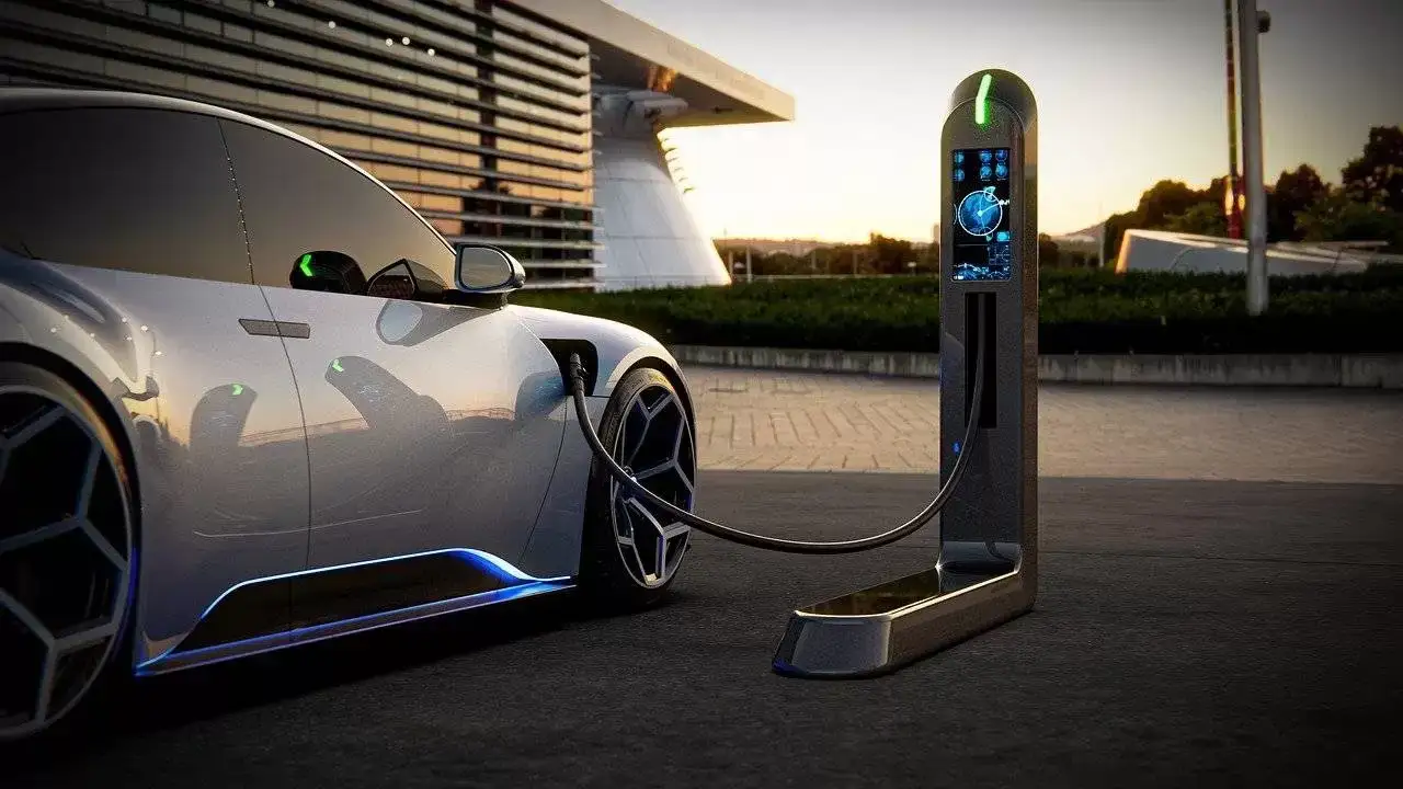 Zdjęcie Jakim prądem ładuje się samochód elektryczny? Poznaj kluczowe parametry ładowania EV