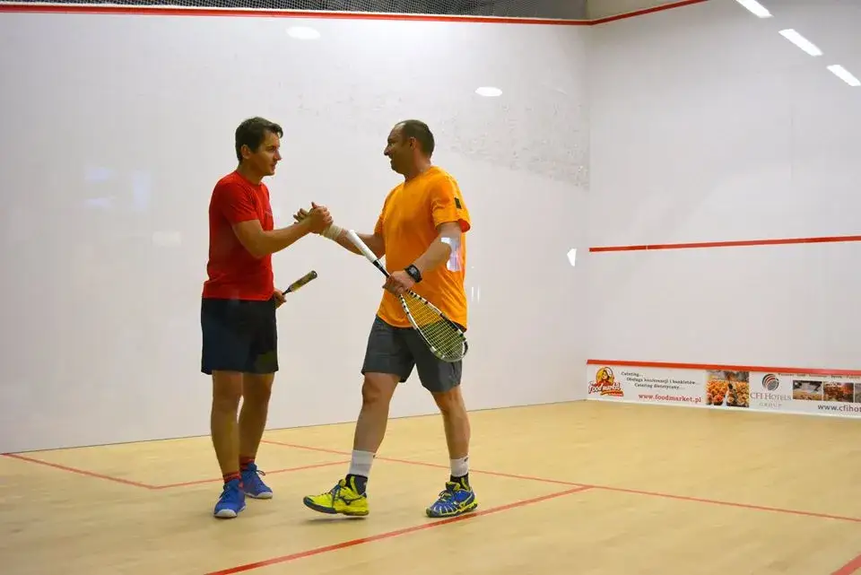 Zdjęcie Gdzie grać w squash w Łodzi? Sprawdź najlepsze kluby i ceny