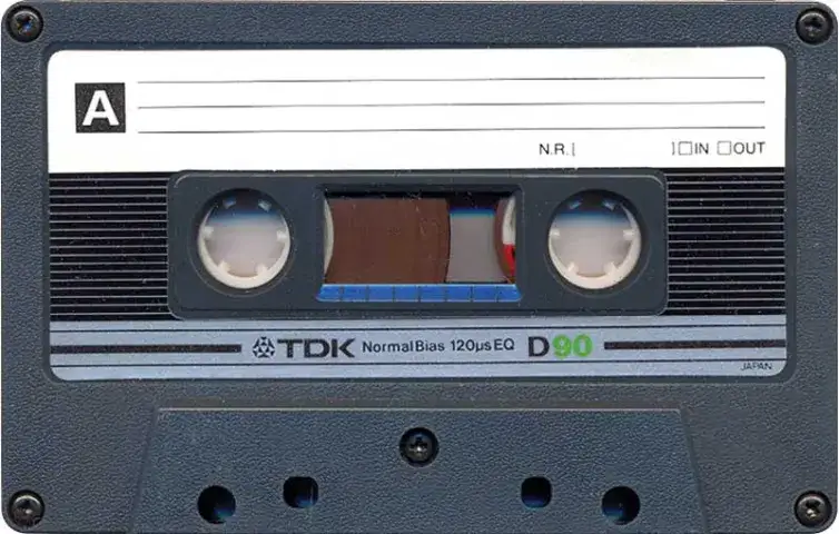 Zdjęcie Gdzie wyrzucić kasety magnetofonowe? Poradnik recyklingu taśm
