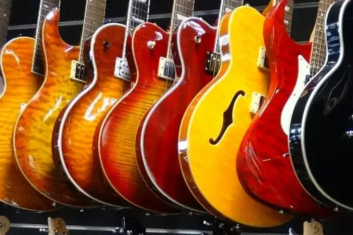 Zdjęcie Ile waży gitara elektryczna? Odkryj r&oacute;żnice między modelami