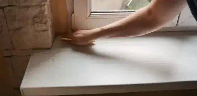 Zdjęcie Jaką farbą pomalować parapet PCV, by uniknąć problemów z malowaniem?