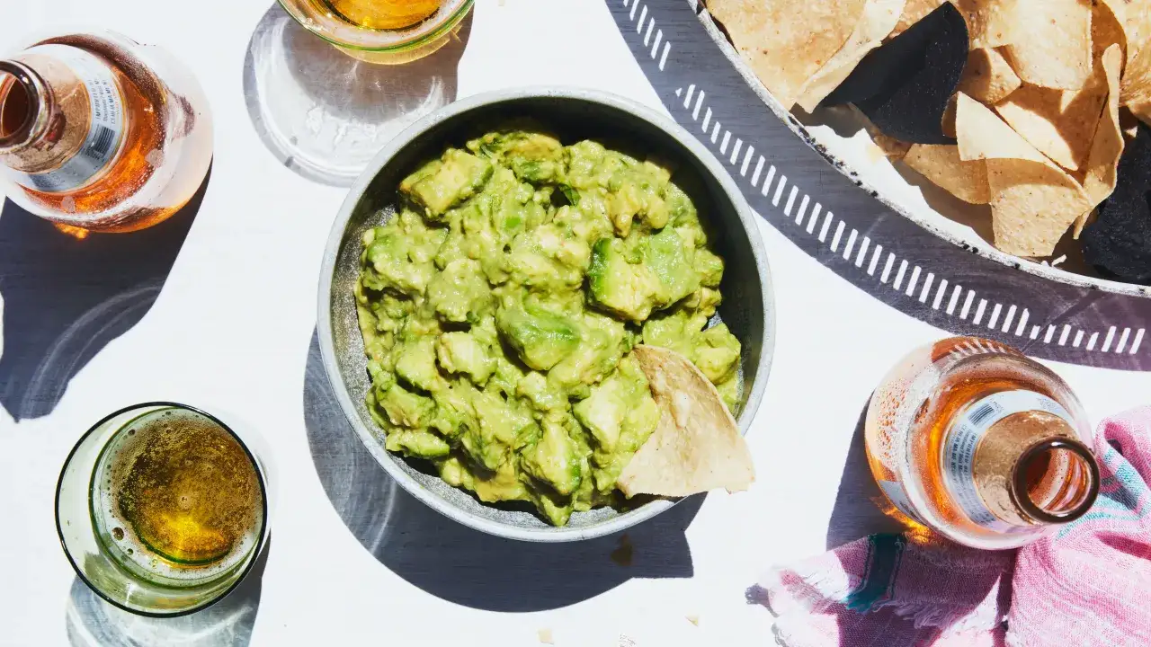 Zdjęcie Jak przechowywać guacamole, aby uniknąć brązowienia i psucia się