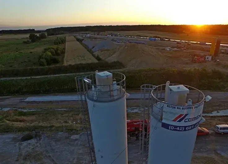 Zdjęcie Ile kosztuje odcinek autostrady A1? Sprawdź aktualne koszty i czynniki wpływające na cenę