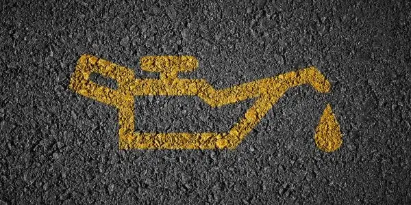 Zdjęcie Ile wchodzi oleju do silnika C-360? Sprawdź, by uniknąć problemów