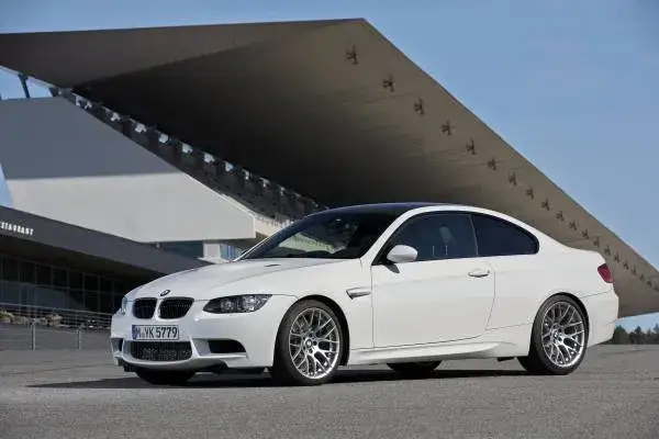 Zdjęcie BMW M3 coupe – legendarny sportowiec z wyjątkowymi osiągami i stylem