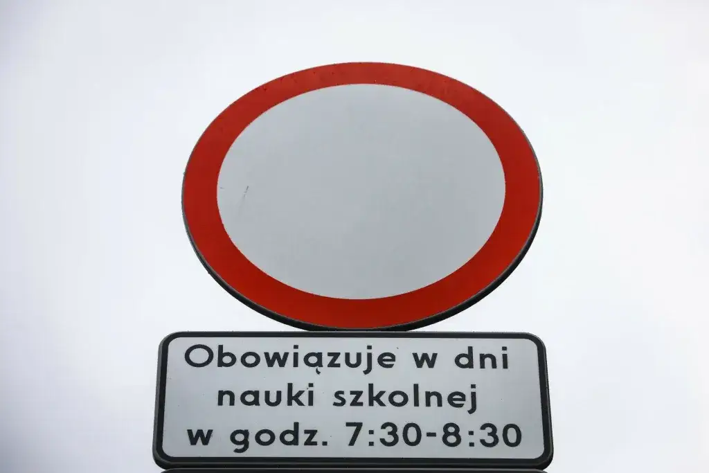 Zdjęcie Znak B-18 jaki mandat? Sprawdź, ile zapłacisz za złamanie przepisów
