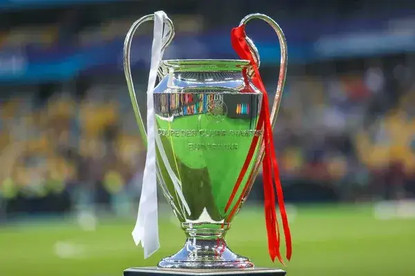 Zdjęcie Jak wygląda puchar Ligi Mistrzów? Zaskakujące szczegóły trofeum