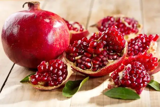 Zdjęcie Ile kalorii ma granat: poznaj prawdziwą wartość odżywczą tego superfoodu