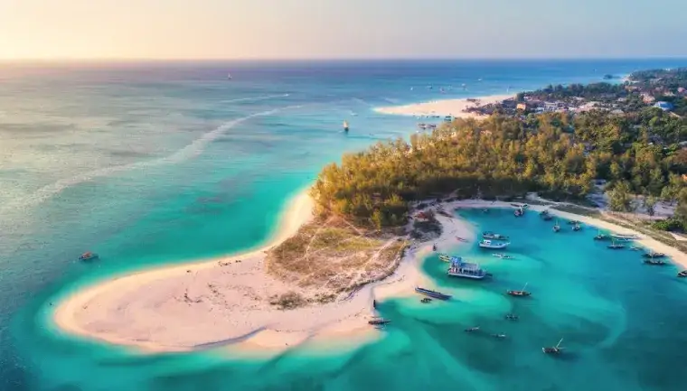 Zdjęcie Kiedy najlepiej jechać na Zanzibar, aby uniknąć tłumów i deszczu?