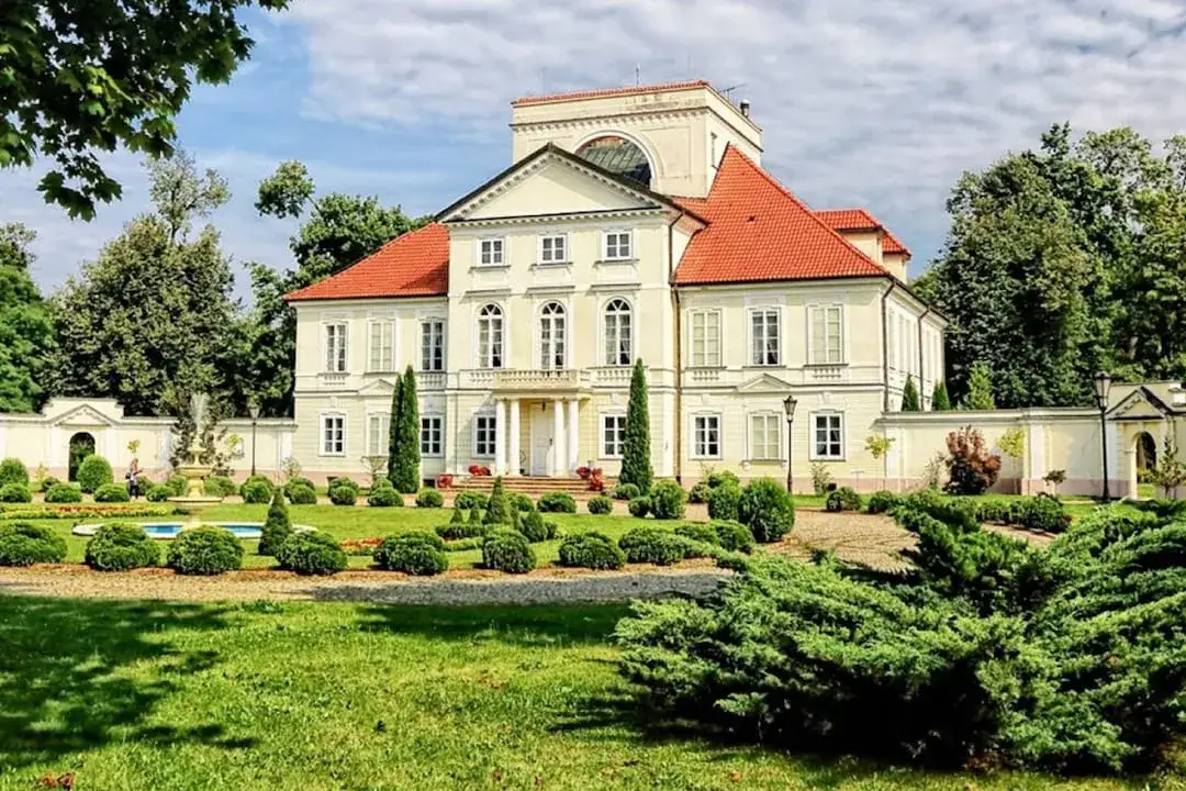 Zdjęcie Dworki mazowieckie – piękne miejsca na wesele i atrakcje turystyczne