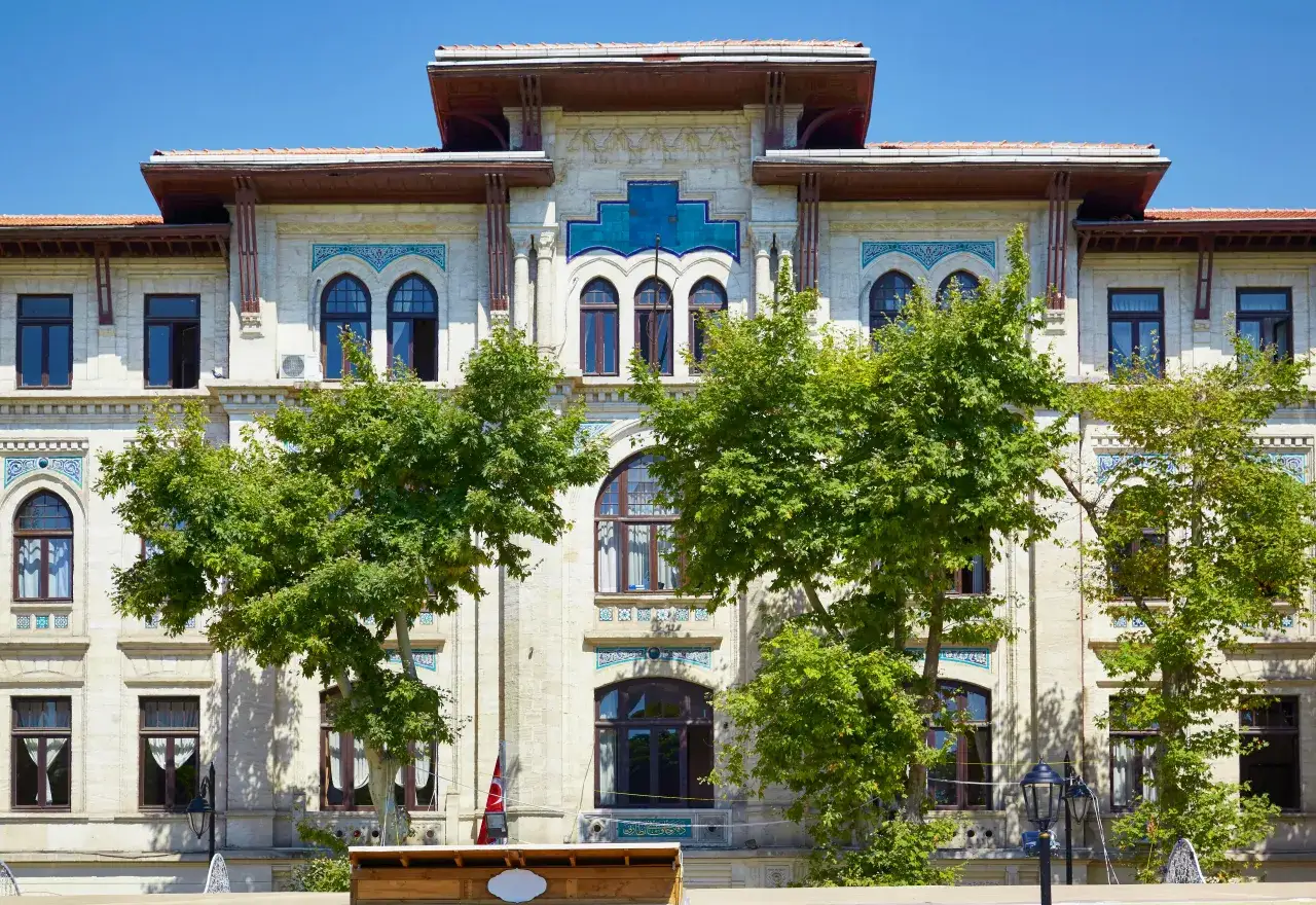Zdjęcie Muzeum sztuki tureckiej i islamskiej w Stambule – historia i atrakcje