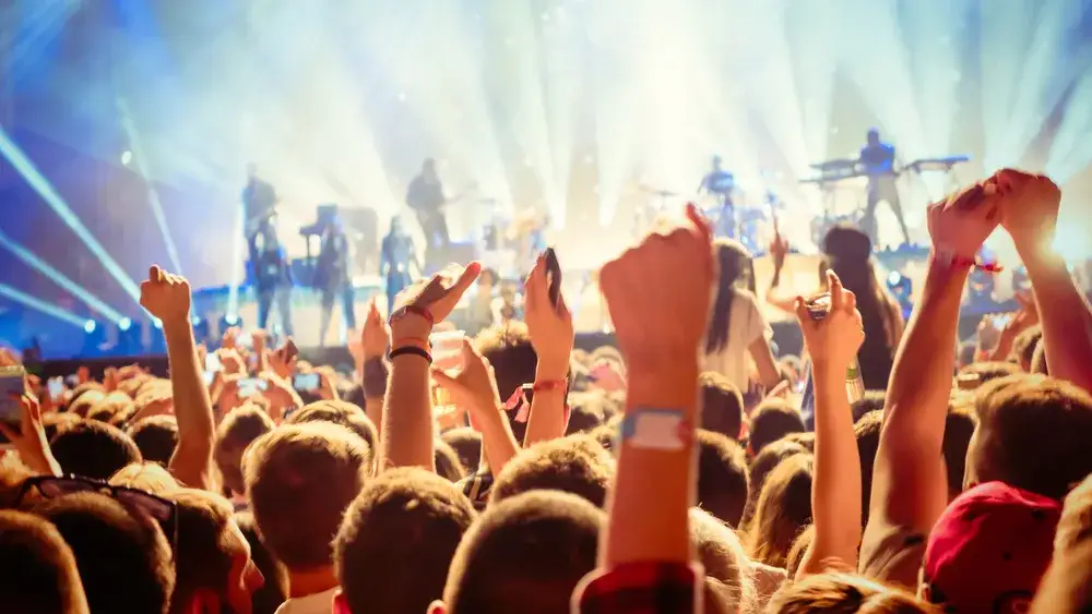 Zdjęcie Jak ubrać się na koncert - uniknij modowych wpadek i bądź stylowy