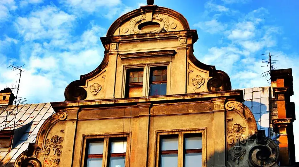 Zdjęcie Pałace w Łodzi: Odkryj ich niezwykłą historię i architekturę