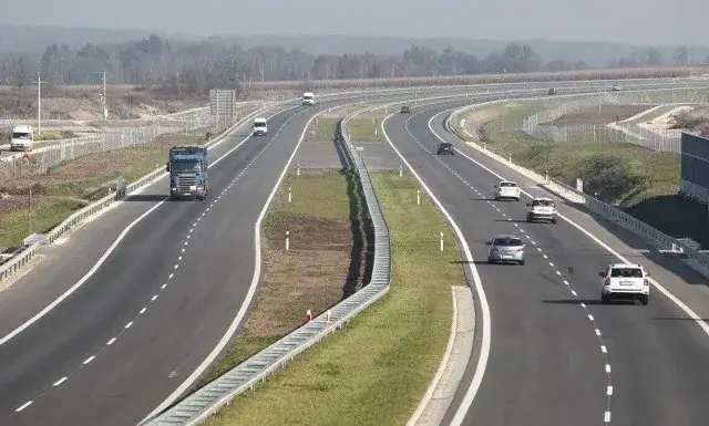Zdjęcie Czy autostrada A4 Rzeszów Kraków jest płatna? Sprawdź, aby zaoszczędzić!
