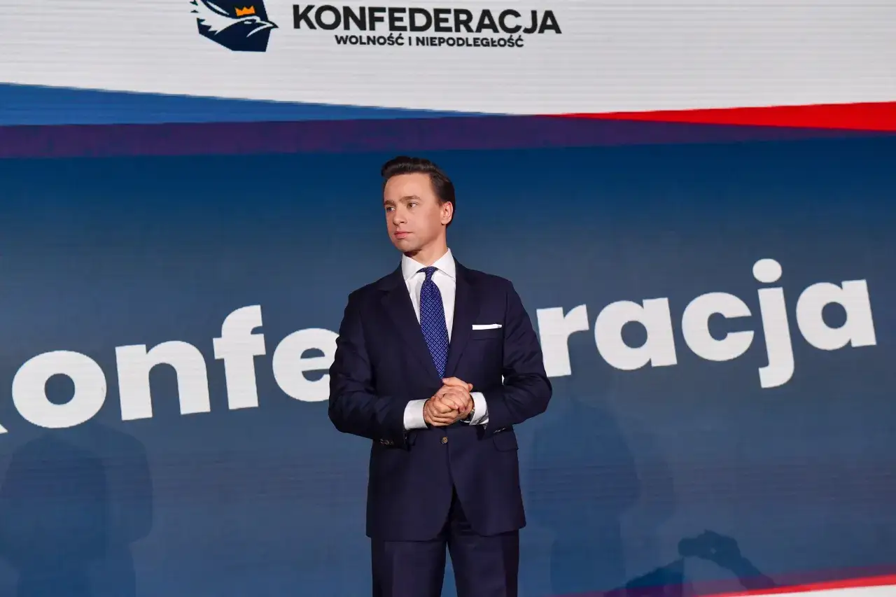 Zdjęcie Czy konfederacja popiera pis? Zaskakujące zmiany w polityce!