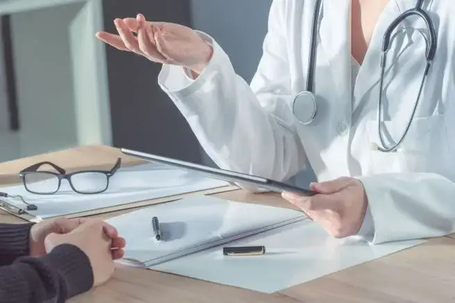 Zdjęcie Kto stwierdza chorobę zawodową i jakie są jego uprawnienia?