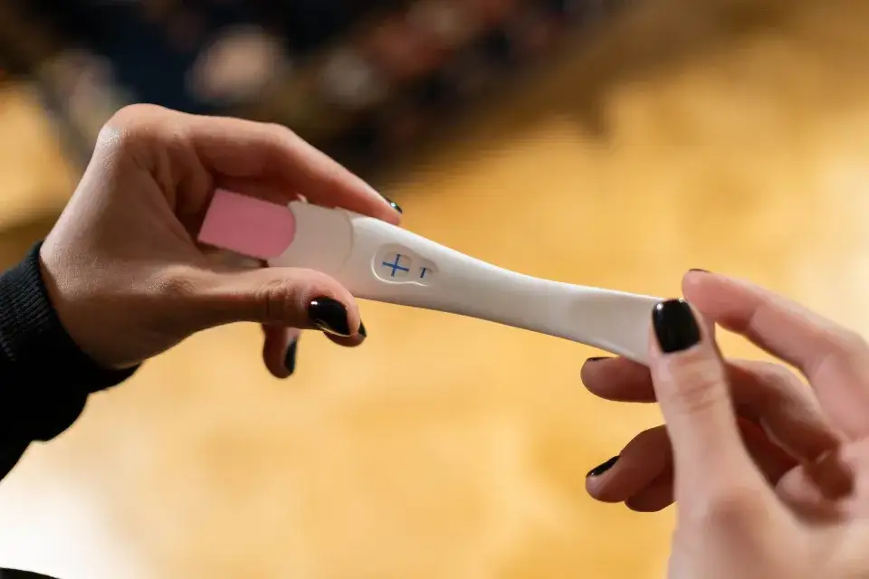 Zdjęcie Kiedy zrobić test ciążowy przy karmieniu piersią, aby uniknąć wątpliwości?
